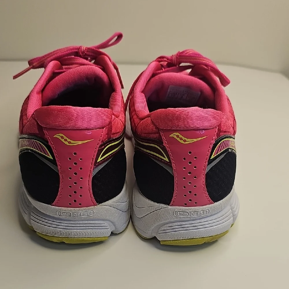 Saucony dynamic pink